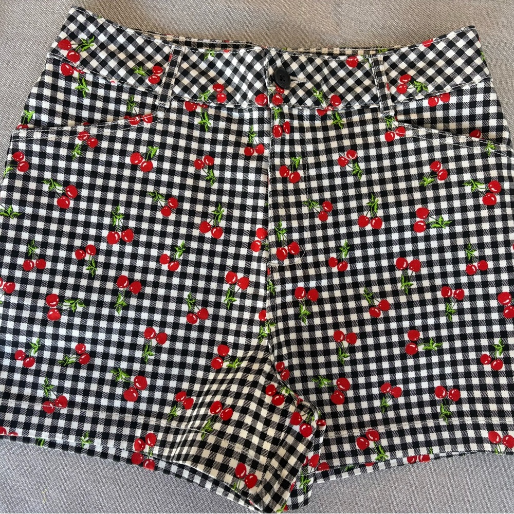 NWT Bagatelle Cherry Black And White Gingham Shorts Size 8. Four Pockets. Cute